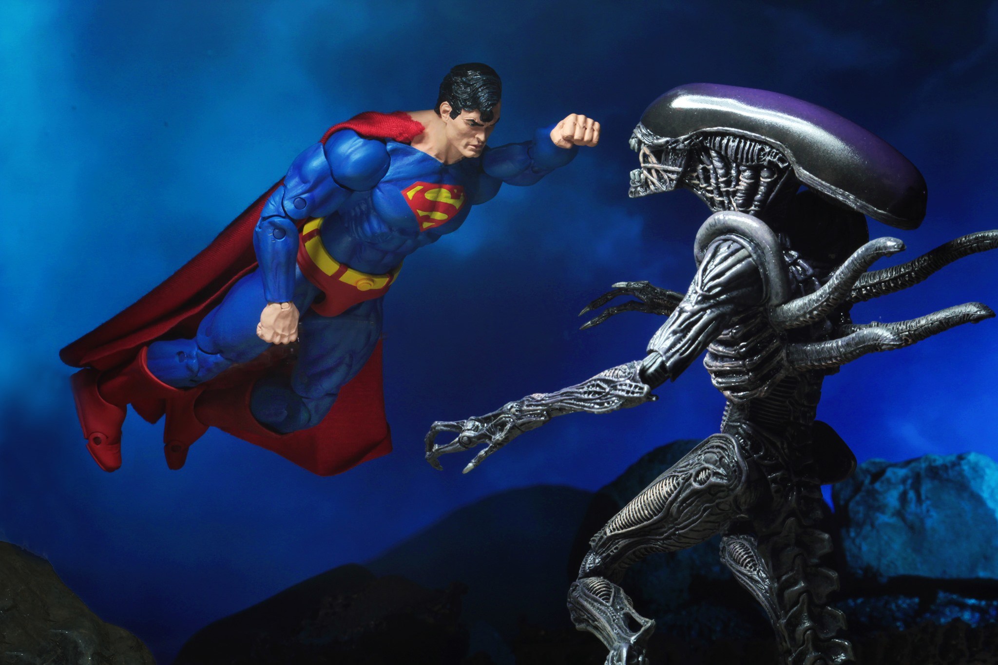 NECA-SDCC-Exclusive-DC-Dark-Horse-Superman-vs-Aliens-2-Pack07