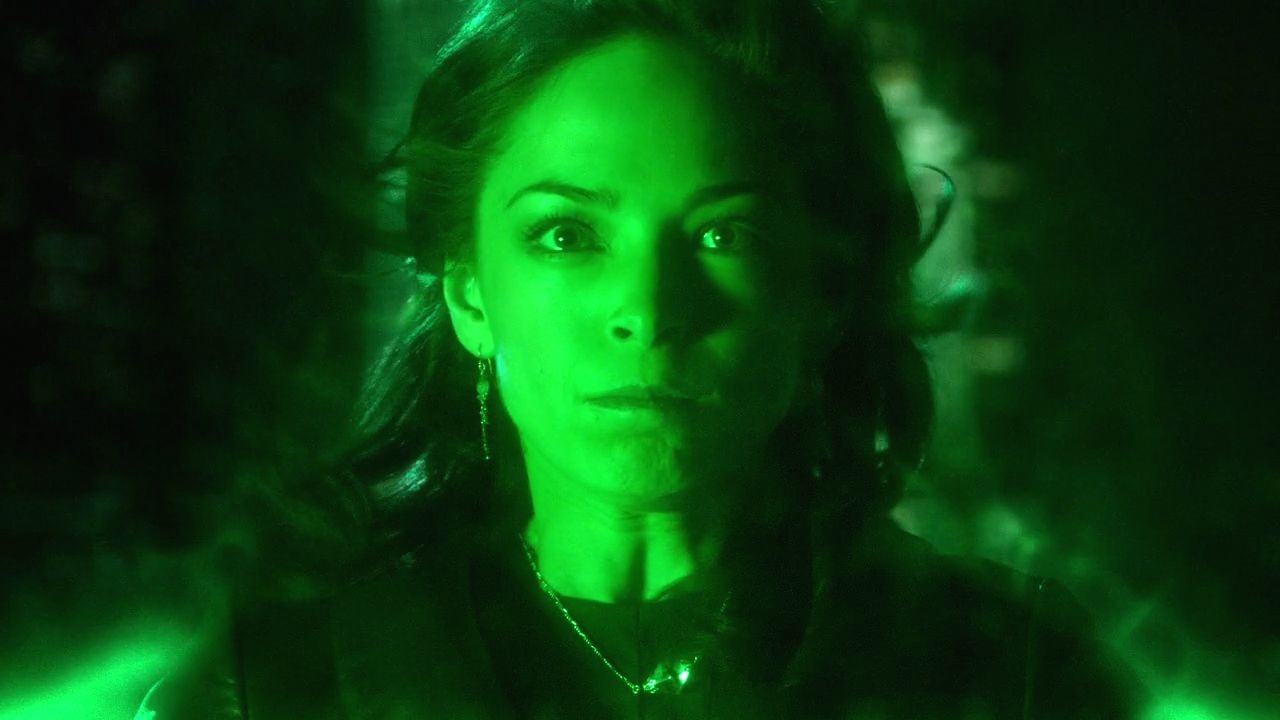 Smallville Lana Lang Kryptonite Superman Kristin Kreuk Requiem April Wiki S...