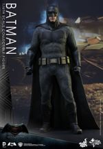 Hot Toys Batman 1/6th Scale Figure